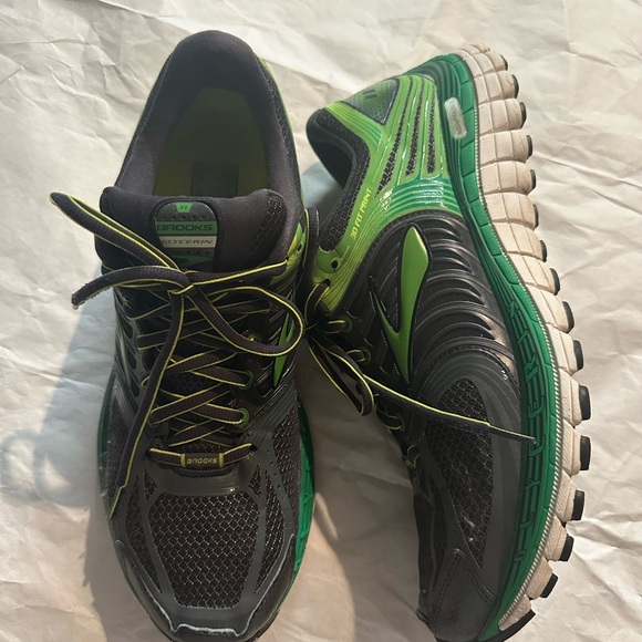 Brooks Dynamic Gray and Green Sneakers - Picture 11 of 14